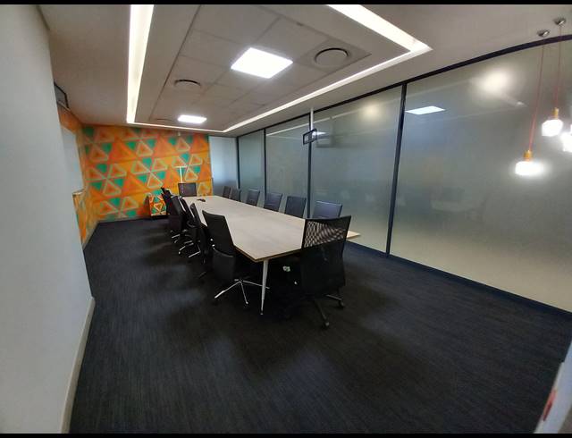 1,267M² OFFICE TO LET IN BRYANSTON